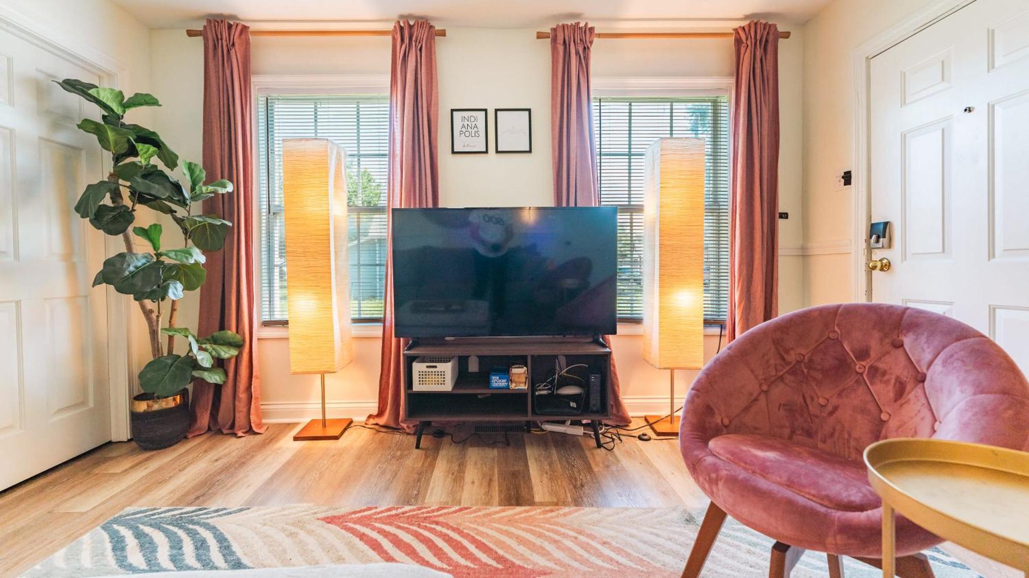 Villa 5 Mins To Speedway! Walk To Zoo, Wr Park, Iupui! Indianapolis Esterno foto